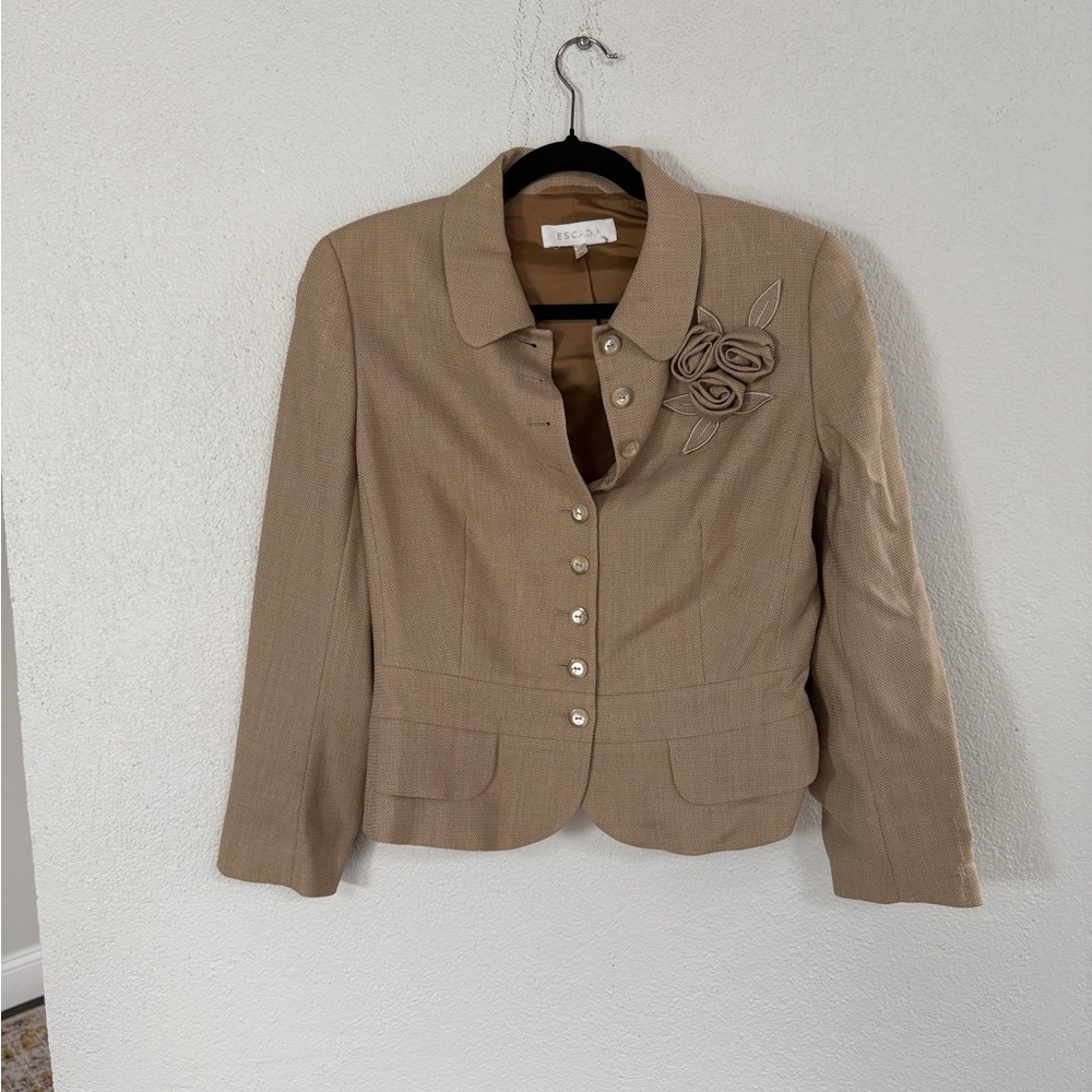 Escada Tan Blazer with Notched Lapel and Tailored Fit